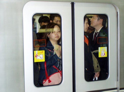 Tokyo's most prominent train system is the JR Yamanote Line, running every 2 minutes in a circular ring around Tokyo and connecting to a mesh of subway stations.