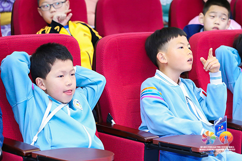 Children during the Conceptis puzzles lecture